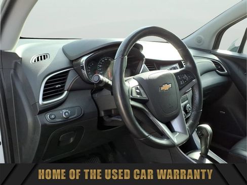 Used 2020 Chevrolet Trax LT w/ Sun & Sound Package FWD image 16