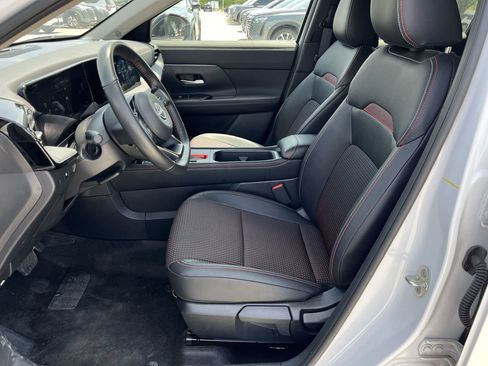 Used 2026 Nissan Kicks SR w/ Cold Weather Package AWD/4WD image 6