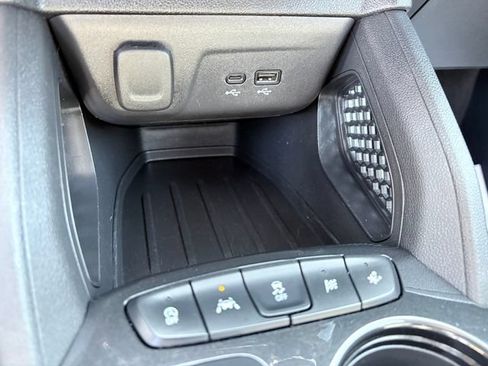 Used 2025 Chevrolet TrailBlazer LT FWD image 19