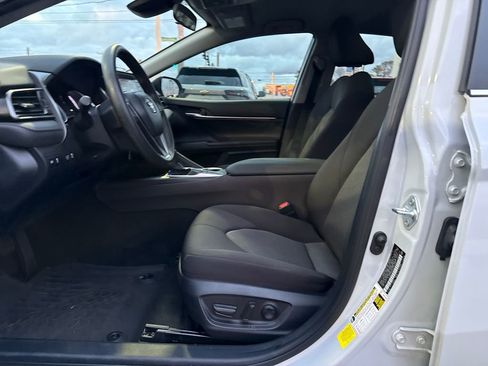 Used 2024 Toyota Camry LE image 10