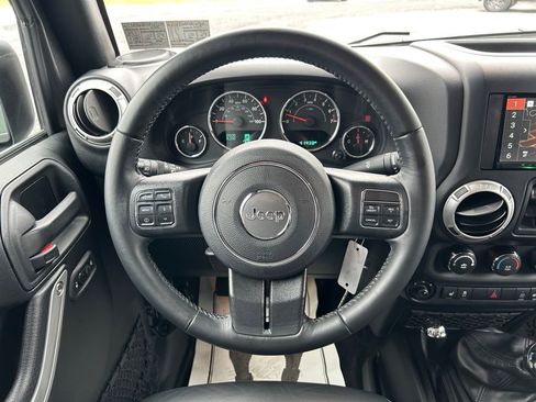 Used 2017 Jeep Wrangler Unlimited Sahara w/ Connectivity Group image 4