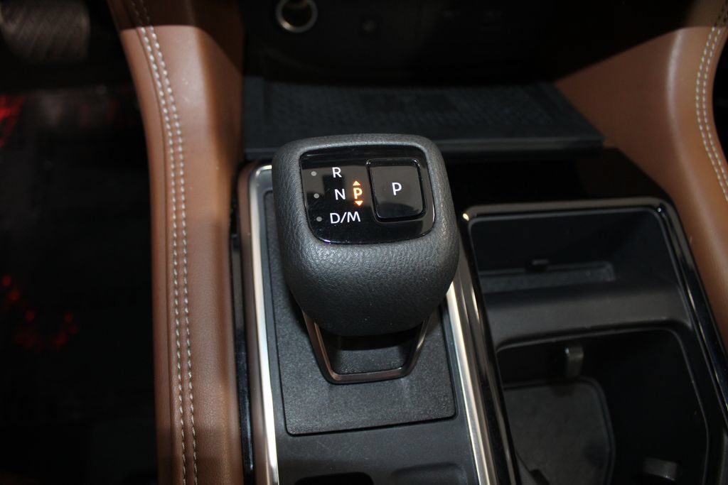 Used 2023 Nissan Pathfinder Platinum AWD/4WD image 46