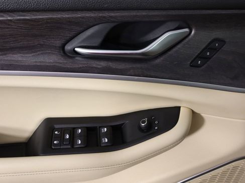 Used 2022 Jeep Grand Cherokee L Limited AWD/4WD image 22