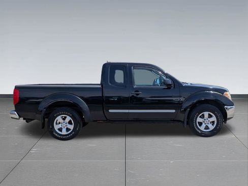 Used 2011 Nissan Frontier SV AWD/4WD image 6