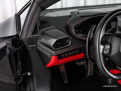 Used 2015 Lamborghini Huracan LP 610-4 AWD/4WD image 28