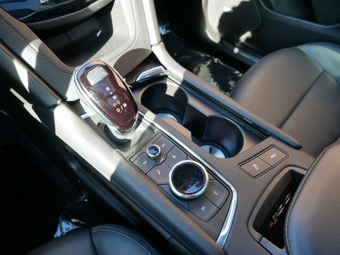 Certified 2024 Cadillac XT5 Sportv w/ LPO, Floor Liner Package image 21