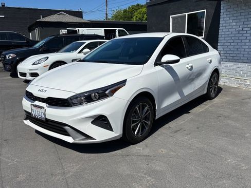 Used 2024 Kia Forte LXS w/ LXS Technology Package FWD image 15