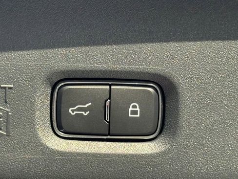 New 2026 Ford Expedition Active image 8