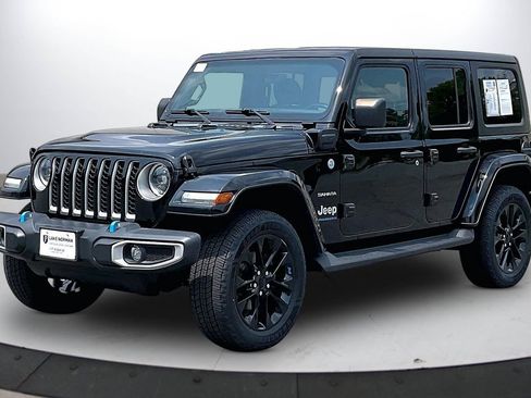 Certified 2023 Jeep Wrangler Unlimited Sahara w/ Cold Weather Group AWD/4WD image 4