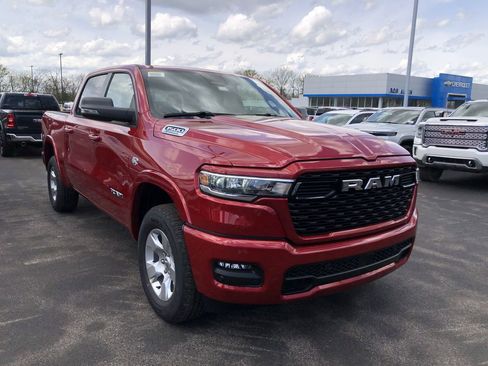 New 2026 RAM 1500 4x4 Crew Cab image 7