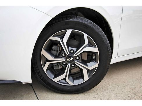Used 2021 Kia Forte LXS FWD image 28