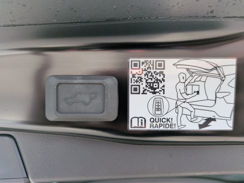 Used 2025 Toyota RAV4 Limited image 37