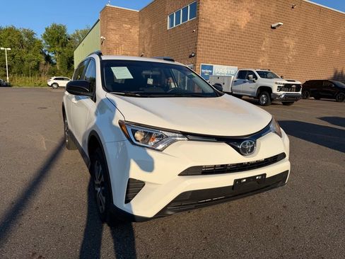 Used 2016 Toyota RAV4 LE FWD image 2