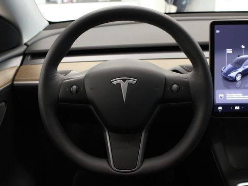 Used 2024 Tesla Model Y Long Range RWD image 22