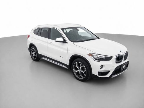 Used 2017 BMW X1 sDrive28i FWD image 3