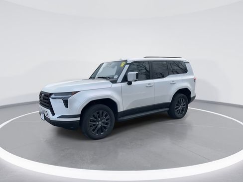 Used 2024 Lexus GX 550 image 4