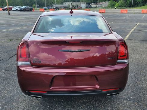 Used 2021 Chrysler 300 Touring w/ Sport Appearance Package AWD/4WD image 10