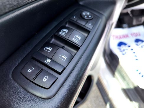 Used 2016 Jeep Grand Cherokee Laredo 75th Anniversary image 17