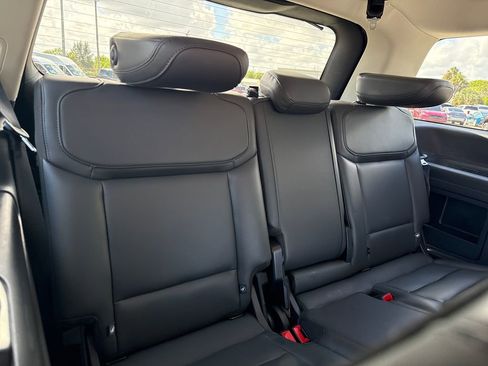 Certified 2025 Ford Expedition Active image 30