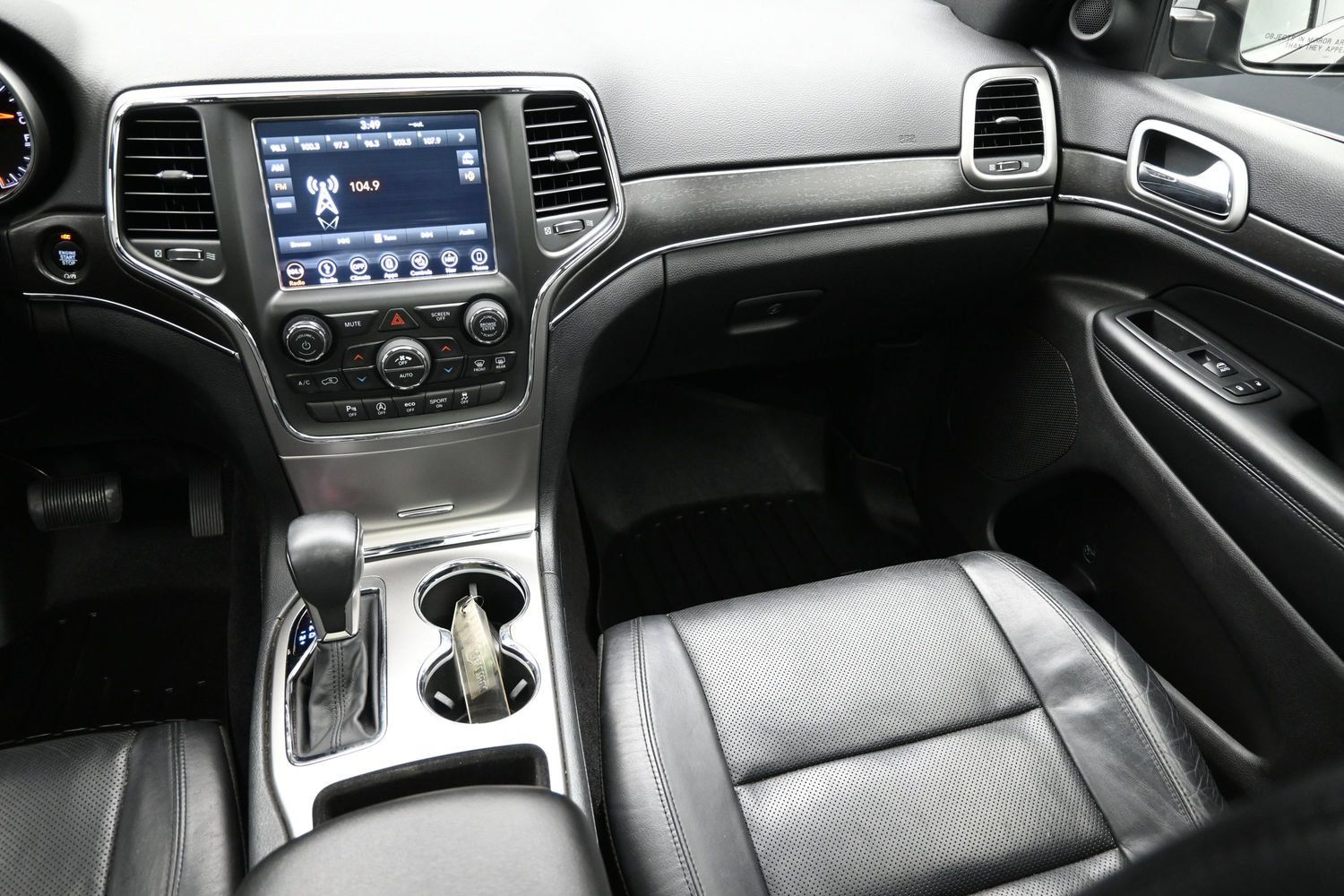 Used 2018 Jeep Grand Cherokee Limited w/ Luxury Group II RWD image 38