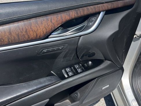 Used 2018 Cadillac XTS Luxury image 15