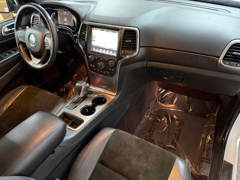 Used 2017 Jeep Grand Cherokee Altitude RWD image 43