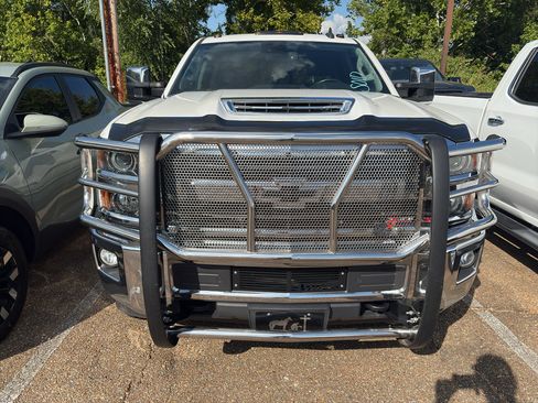Used 2019 Chevrolet Silverado 2500 LTZ w/ Duramax Plus Package AWD/4WD image 2