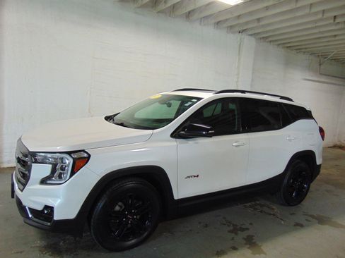 Used 2022 GMC Terrain AT4 w/ Infotainment Package II AWD/4WD image 2