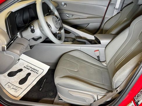 Used 2023 Hyundai Elantra SEL image 19