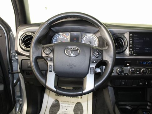 Used 2023 Toyota Tacoma TRD Off-Road image 15