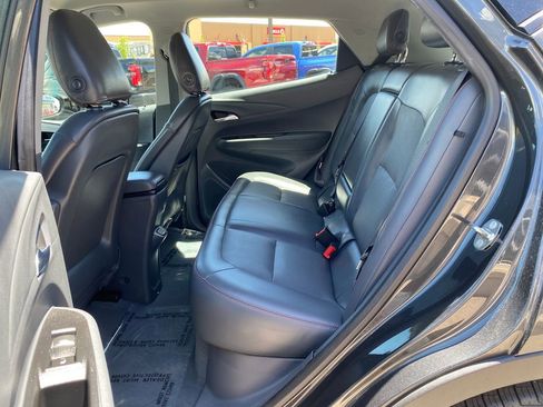 Used 2018 Chevrolet Bolt Premier w/ Driver Confidence II Package FWD image 24