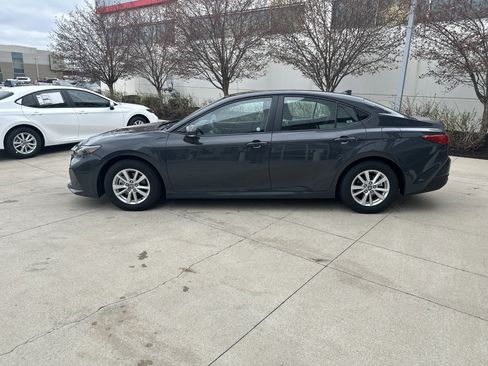 Used 2025 Toyota Camry LE image 11