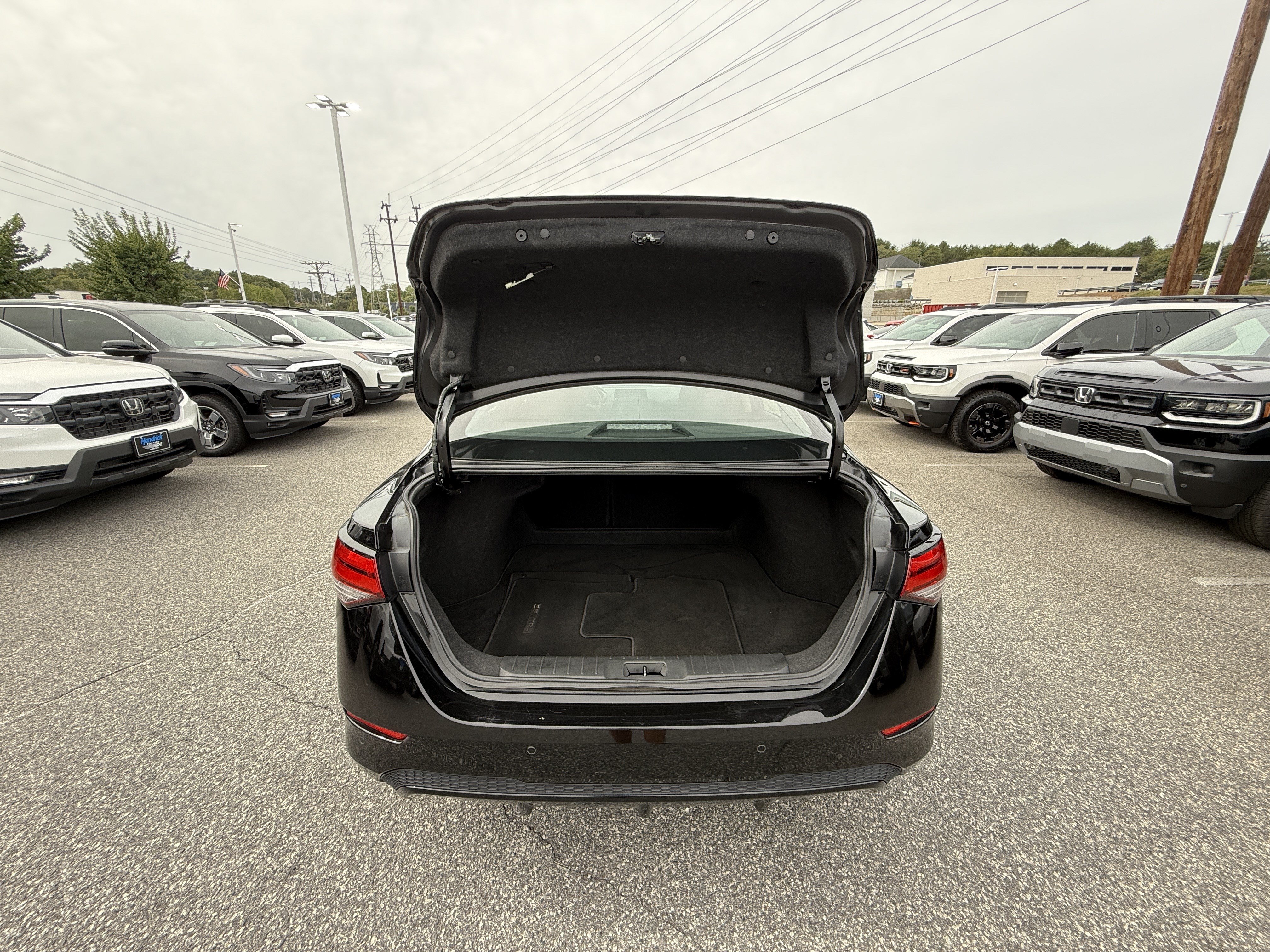 Used 2025 Nissan Sentra S FWD image 32