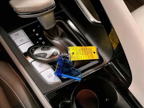 Certified 2025 Hyundai Elantra SEL FWD image 31