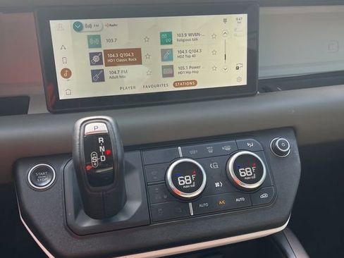 Used 2020 Land Rover Defender 110 HSE AWD/4WD image 3