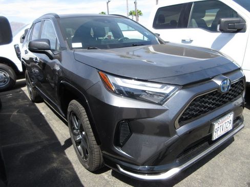 Used 2024 Toyota RAV4 SE w/ Weather & Moonroof Package AWD/4WD image 4