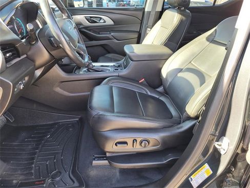 Used 2021 Chevrolet Traverse RS image 19