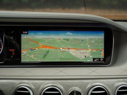 Used 2017 Mercedes-Benz S 550 Sedan image 31