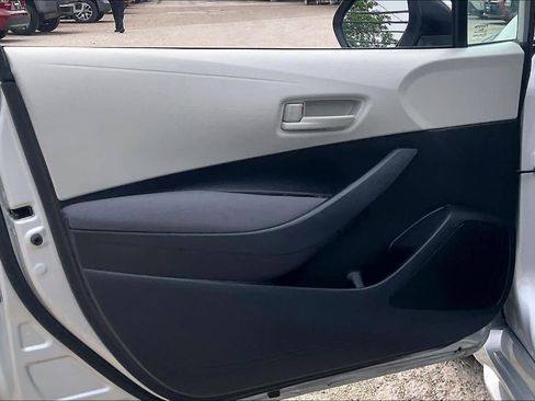 Used 2023 Toyota Corolla LE FWD image 19