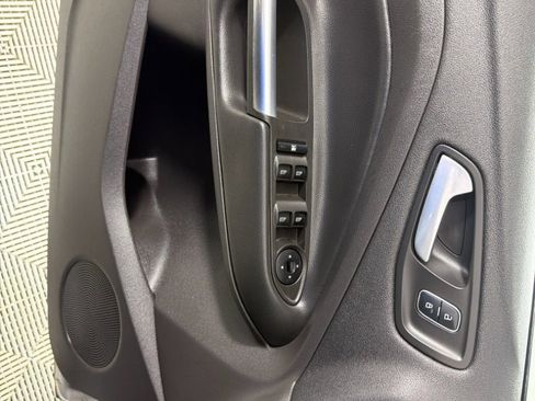 Used 2017 Ford Escape SE FWD image 11