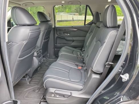 Used 2025 Honda Pilot Elite image 15