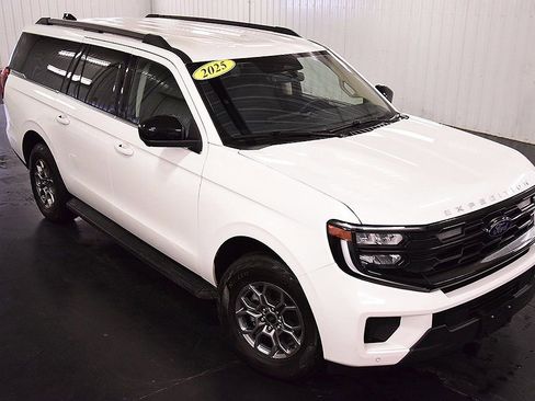 Used 2025 Ford Expedition Max Active image 9