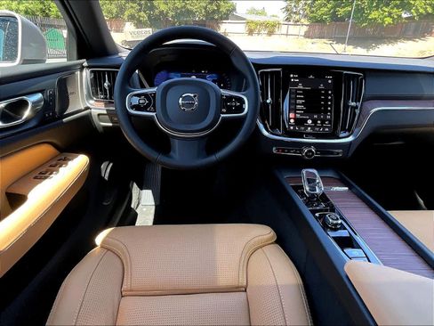 New 2026 Volvo V60 B5 Cross Country Ultra image 15