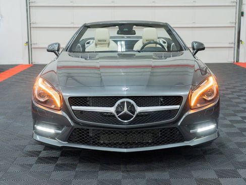 Used 2013 Mercedes-Benz SL 550 image 2