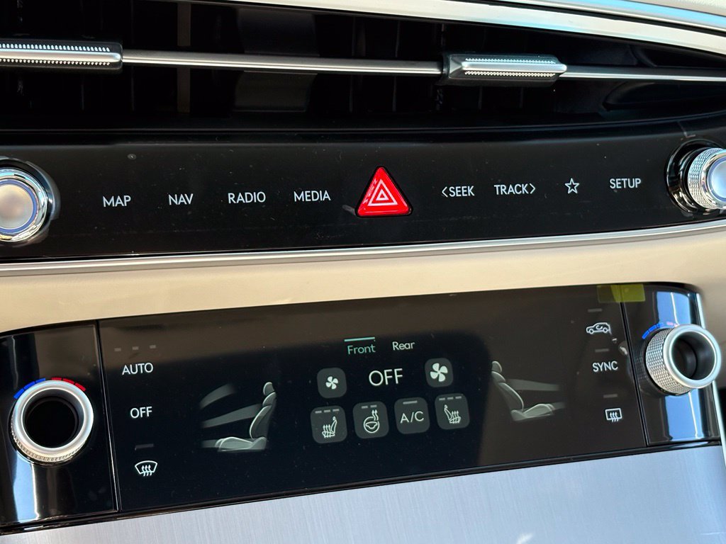 New 2027 Genesis GV70 2.5T Select AWD/4WD image 13