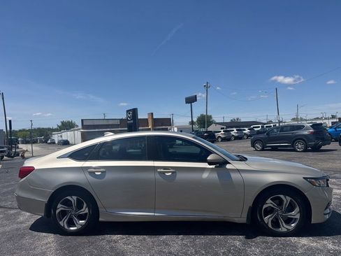 Used 2020 Honda Accord EX image 4