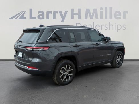 New 2025 Jeep Grand Cherokee Limited w/ Luxury Tech Group II image 5
