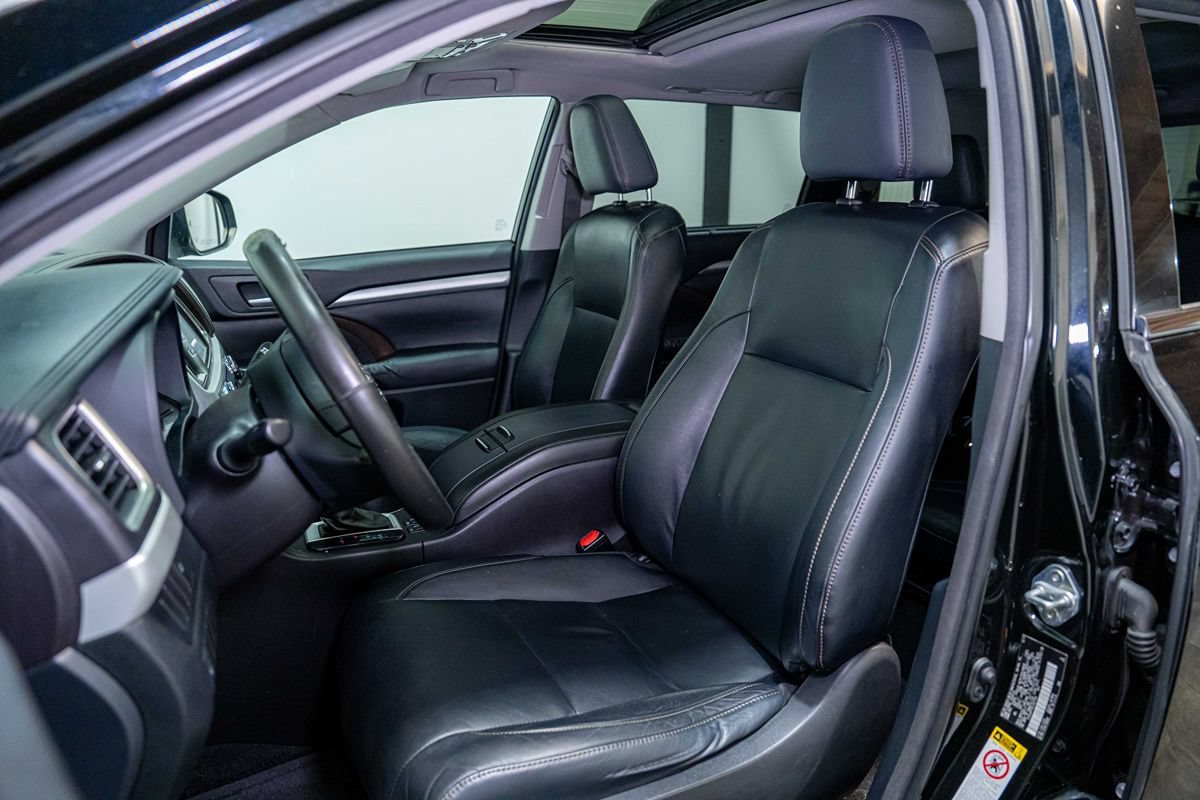 Used 2014 Toyota Highlander XLE AWD/4WD image 10