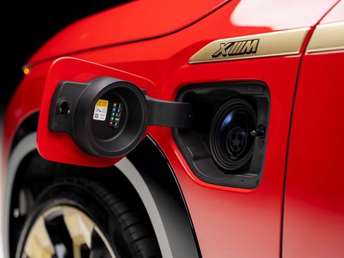 Used 2023 BMW XM image 24