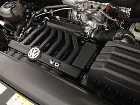 Used 2022 Volkswagen Atlas SE w/ Black Wheel Package image 11